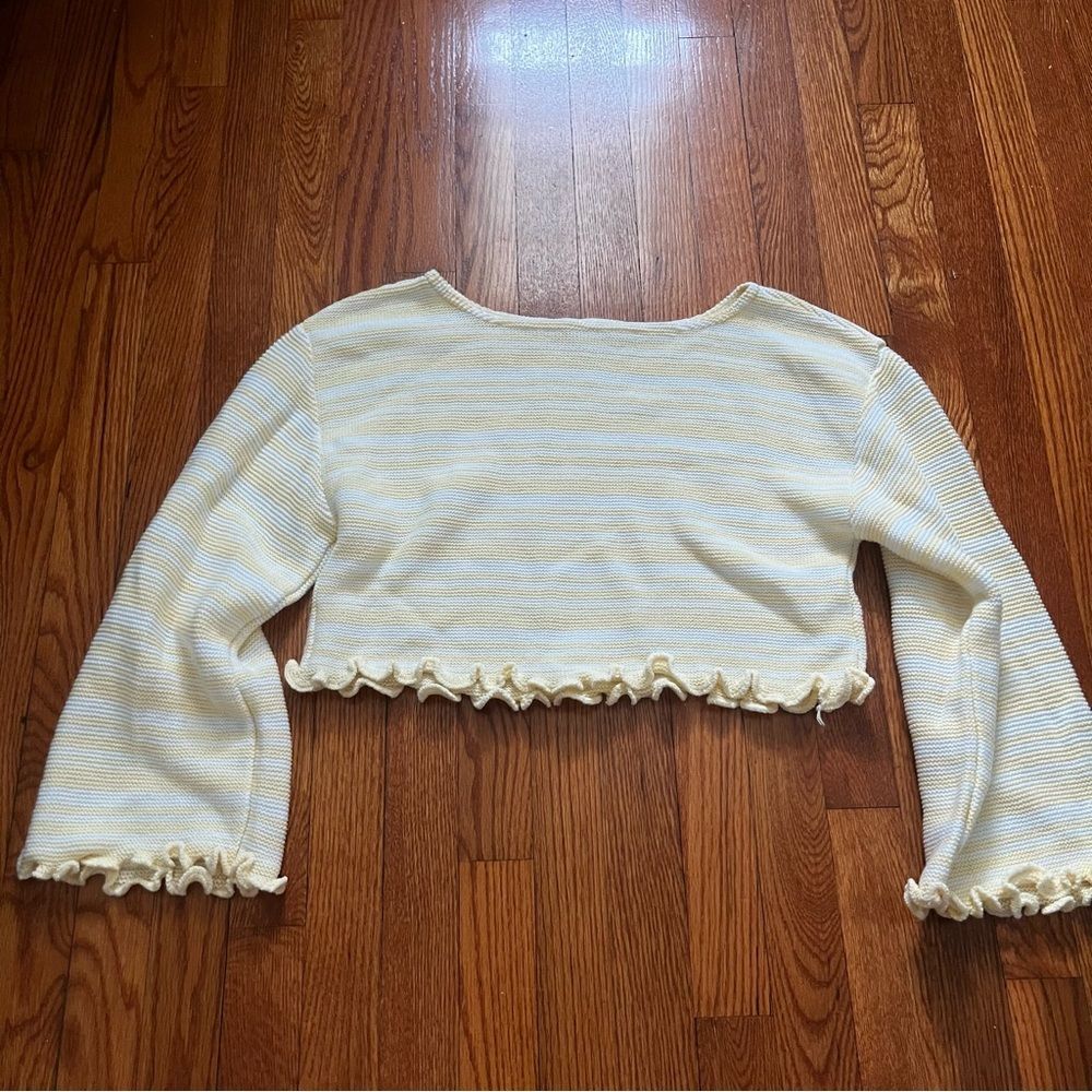 Nasty gal butter yellow and white cropped flare sleeve sweater size small